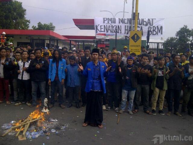 PMII Shalat Gaib untuk Pemerintahan Jokowi-JK