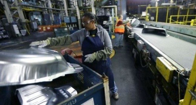 Pasca Produsen Naikkan Harga, Manufaktur di Zona Euro Melambat