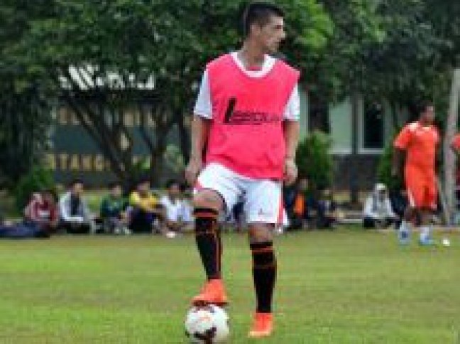 Pelatih Beri Kesempatan Pemain Baru Kawal Lini Belakang Persija