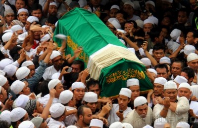 Pemakaman Almarhum Habib Munzir Al Musawa