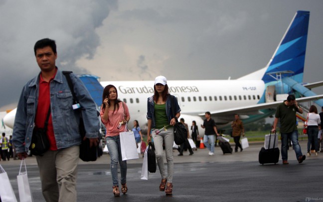 Pemerintah Hapuskan Tiket Bandara, Garuda Terapkan Tiket Online