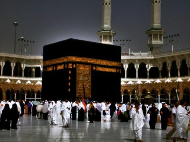 Pemprov DKI Berangkatkan 30 Penjaga Masjid Umrah ke Tanah Suci