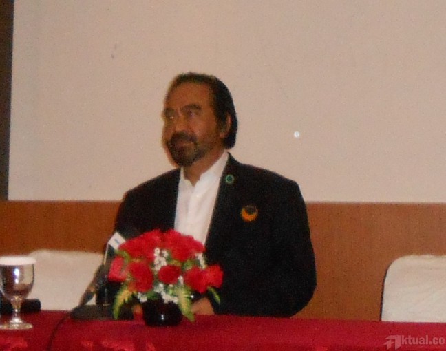 Pengamat: Ada Kepentingan Surya Paloh di Lingkaran Jokowi