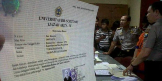Pengamat Pendidikan: Sesalkan Masyarakat Peroleh Ijazah Palsu dari Universitas Ilegal