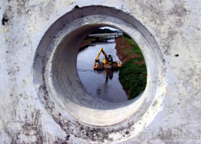 Pengerukan Tanah Banjir Kanal Timur