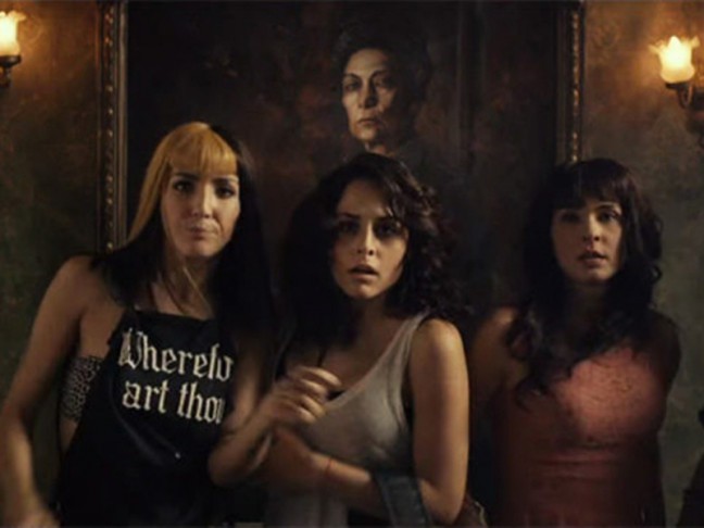 Penonton dan Artis Histeris Saksikan Film Horor 'Darker Than Night' (2)