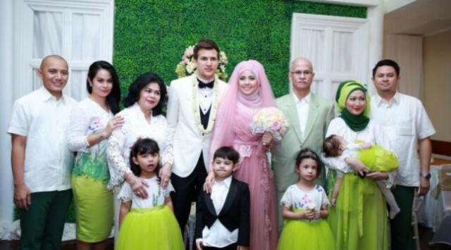 Pernikahan Artis Risty Tagor-Stuart Collin Disaksikan oleh Wali Kota Bogor