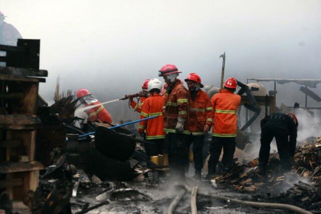 Polisi Ambil Alih Penanganan Kebakaran Pabrik di Bekasi