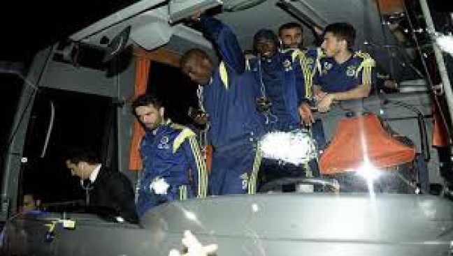 Polisi Tahan Dua Tersangka Terkait Penemabakan Bus Pemain Fenerbahce