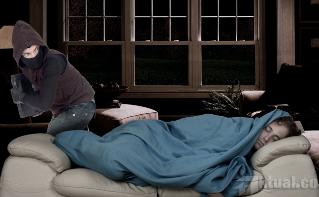 Polsek Kuta Cokok Waria Kedapatan Curi HP Milik Wisatawan