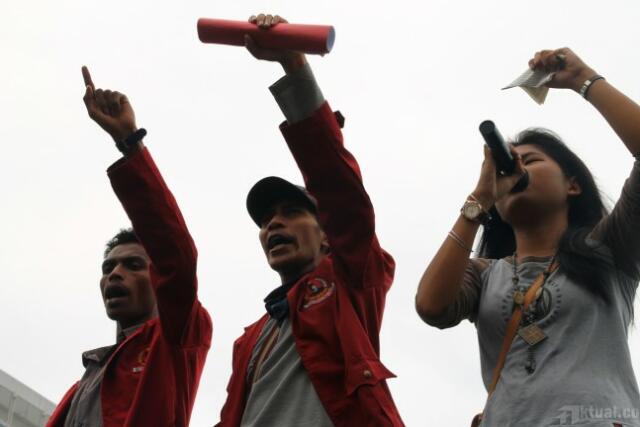 Pos Polisi Dilempar Ban Terbakar, Kapolres Sleman Nyaris Alami Luka Bakar