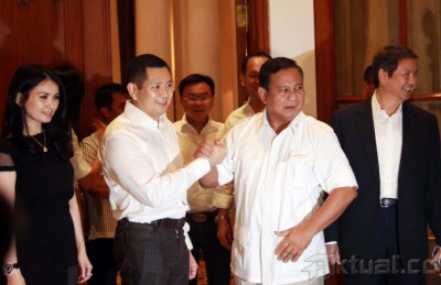 Prabowo Subianto Sambangi Kediaman Hary Tanoe
