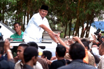 Prabowo Tinggalkan Rumah Polonia dengan Senyum