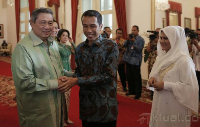 Presiden SBY dan Jokowi Keliling Istana Negara