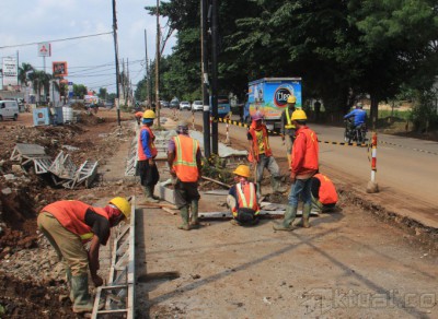 Proyek Pelebaran Jalan Kali Malang