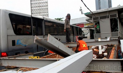 Proyek Renovasi Halte TransJakarta