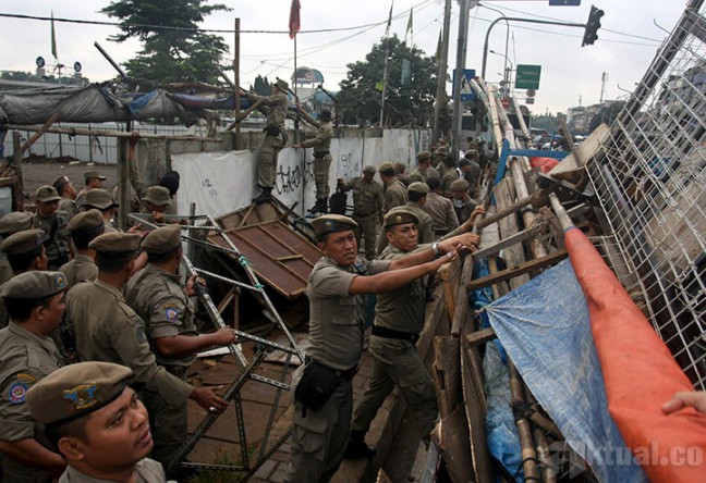 Puluhan Bangunan dan PKL di Kramat Jati Bakal Ditertibkan