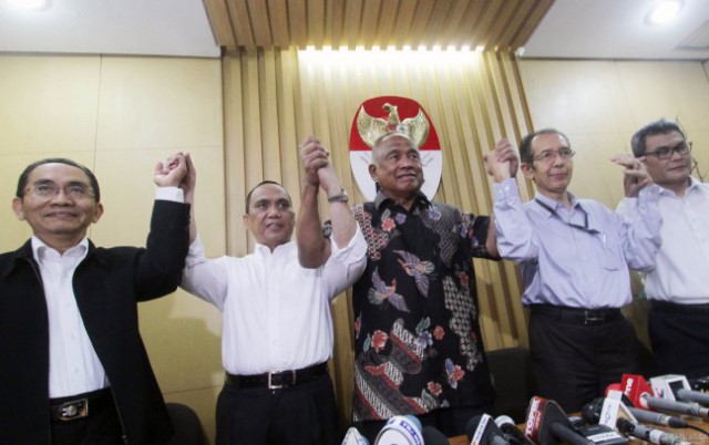 Puluhan Pegawai KPK Unjuk Rasa di Kuningan