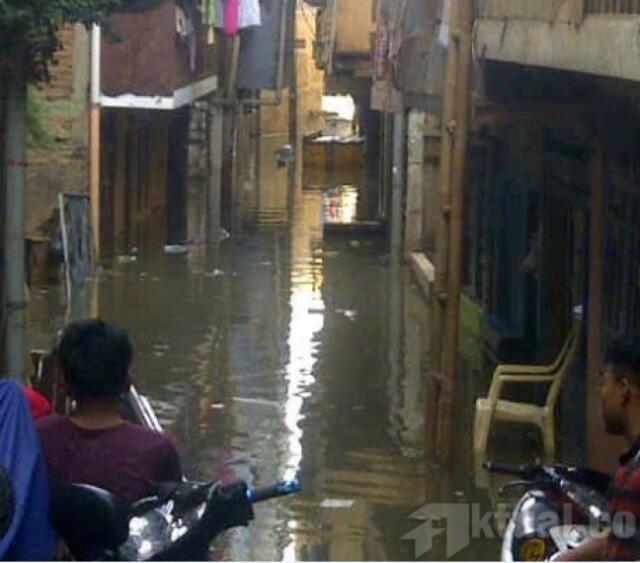 Ratusan Rumah Masih Terendam Banjir
