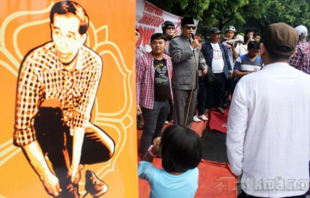 Relawan Jokowi-JK Bergerak Menuju Semanggi