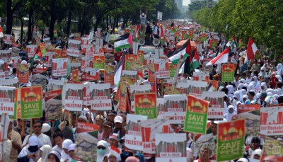 Ribuan Umat Muslim Datangi Kedubes AS Minta Blokade Al-Aqsa Dibuka