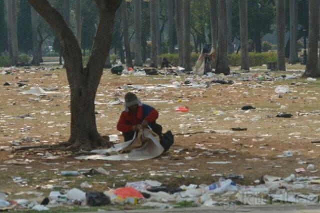 Sampah Menumpuk di Monas, Ahok Tak Mau Salahkan Relawan Jokowi