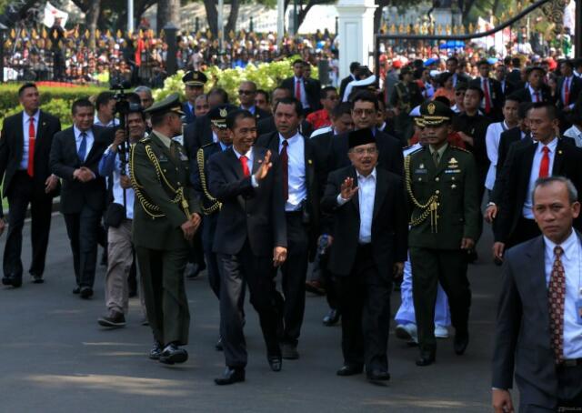 Sebaiknya, Masyarakat Tak Berharap Lebih Pada Jokowi