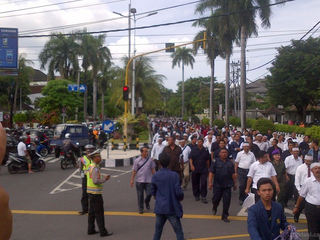 Sengketa Tanah, Ribuan Mahasiswa dan Dosen Unud Turun ke Jalan