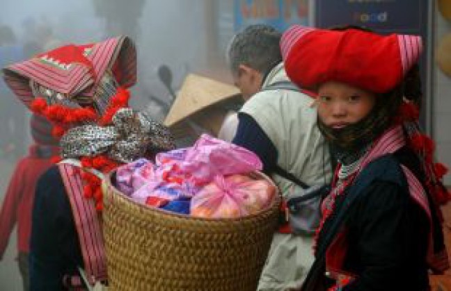 Serat Ganja, Material Asli Rajutan Suku Hmong Vietnam