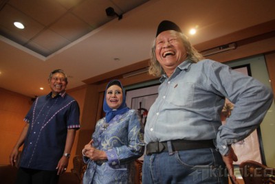 Sikap Kepahlawanan Dalam Kepemimpinan 2014