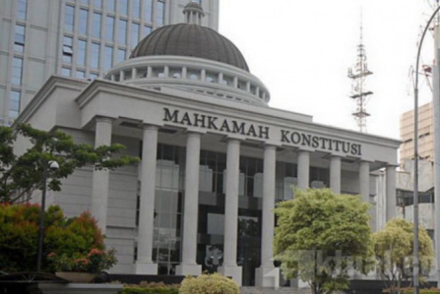 Sumpah Hakim MK Disaksikan Jokowi