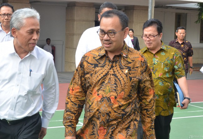 Tabrak UU, DPR : Menteri ESDM Berpotensi Lakukan Korupsi