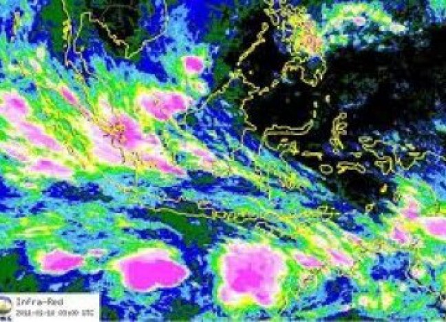 Tak Bisa Pulang, Wisatawan di Karimun Jawa Terjebak Cuaca Buruk