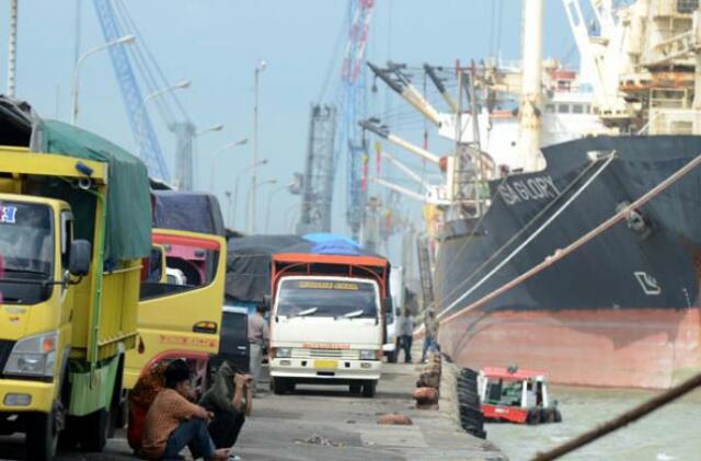 Tarif Penyebrangan Naik, Sopir Truk Mogok di Gilimanuk