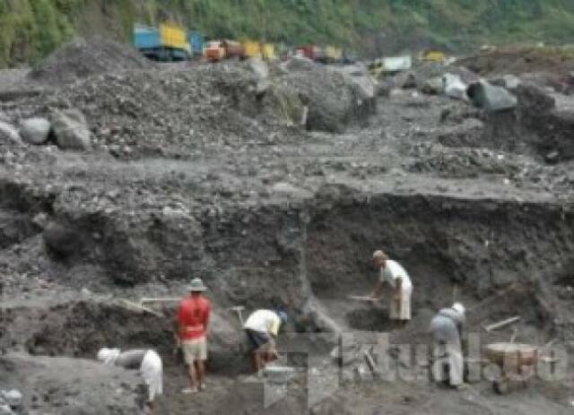 Tertibkan Penambang Pasir Bermesin, Satpol PP Gelar Operasi Gabungan