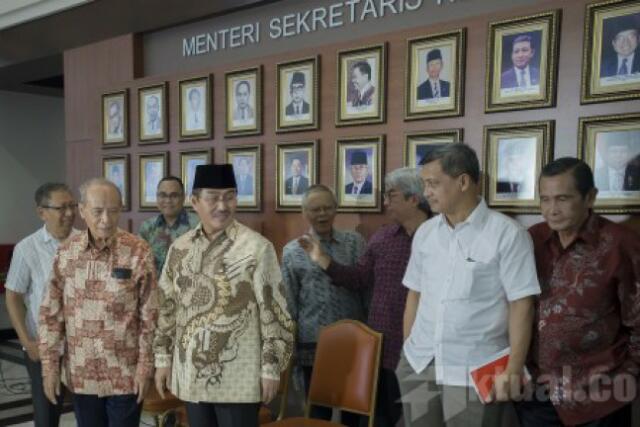 Tim 9 Beda Pendapat Soal Keppres