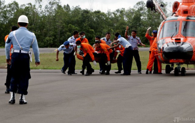 Tim Dokter Berharap Korban QZ8501 Segera Ditemukan