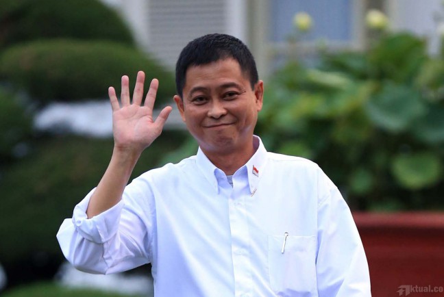 Tingkatkan Pelayanan, Jonan Luncurkan Pengurusan Izin Terbang "Online"