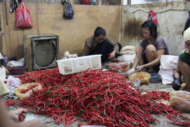 Turun, Harga Cabai di Denpasar