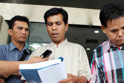 Warga Padang Lawas Utara Laporkan Kasus Korupsi Bupatinya