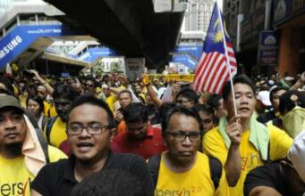 Aksi Demo Warga Malaysia Tuntut PM Najib Razak Turun