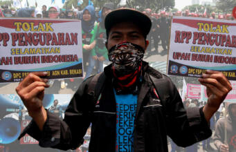 Ribuan Buruh Tolak Pengesahan RPP Pengupahan