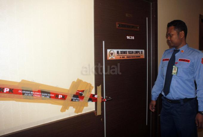 KPK Segel Ruang Dewie Yasin Limpo di DPR-4