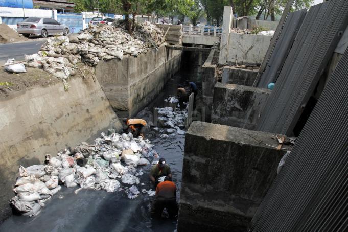 Normalisasi Saluran Air-3