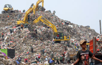 DKI Banyak Langgar Perjanjian, Bukan Hanya Rute Truk Sampah