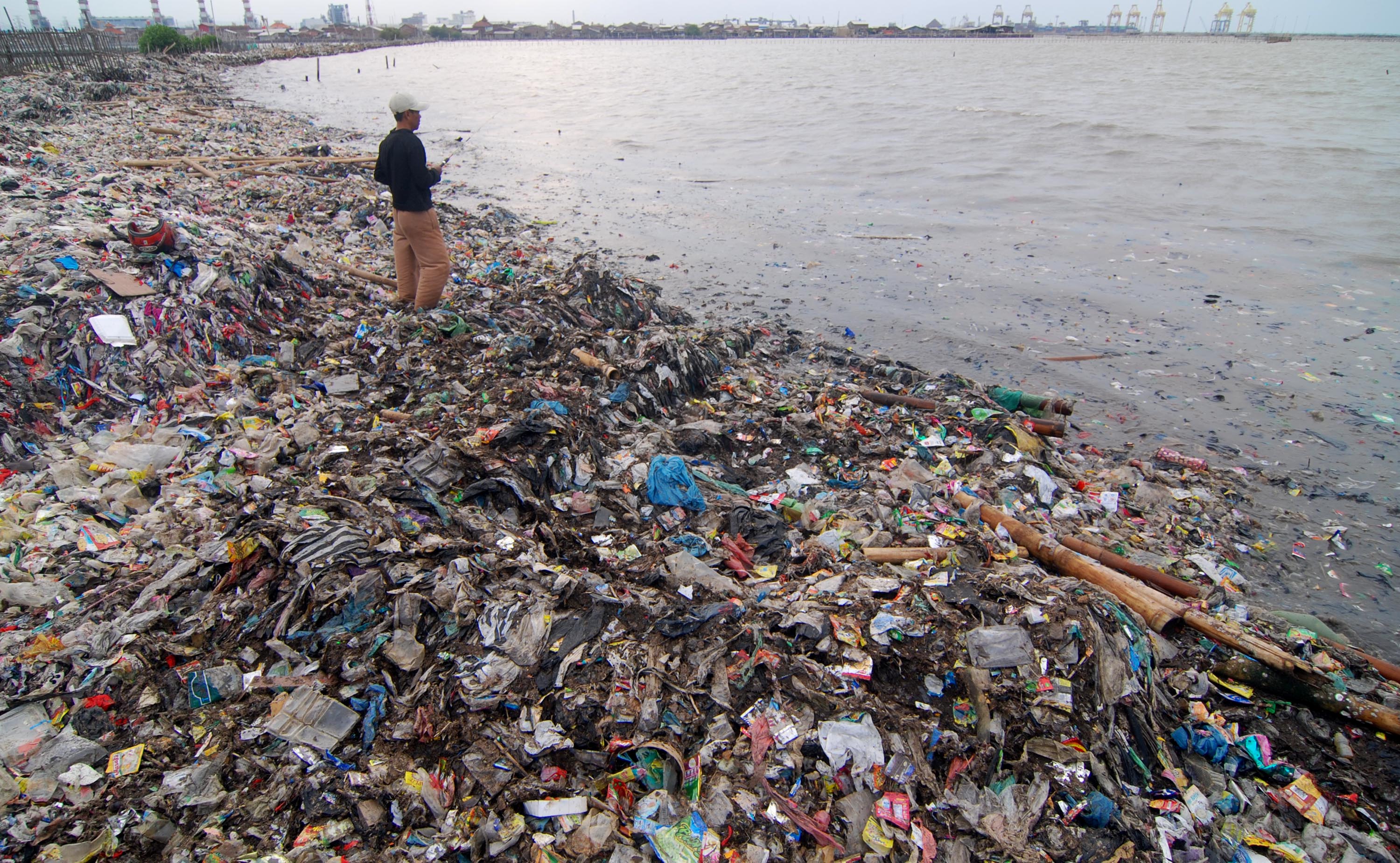 Pantai Penuh Sampah Terhangat Terpercaya