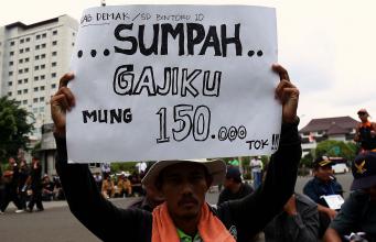 Negara Gagal Penuhi Amanat Konstitusi, DPR Soroti Nasib Guru Terpinggirkan