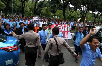 Ratusan Sopir Taksi dan Bajaj Demo Tolak Transportasi Berbasis Online