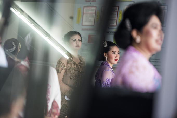 Warga binaan pemasyarakatan mengikuti lomba peragaan busana kebaya di Rutan khusus Wanita Klas II A Pondok Bambu, Jakarta,