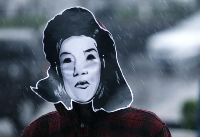 Pengunjuk rasa yang tergabung dalam Komite Perjuangan Perempuan (KPP) Yogyakarta melakukan aksi di kawasan Tugu Pal Putih, Yogyakarta, Sabtu (14/5).